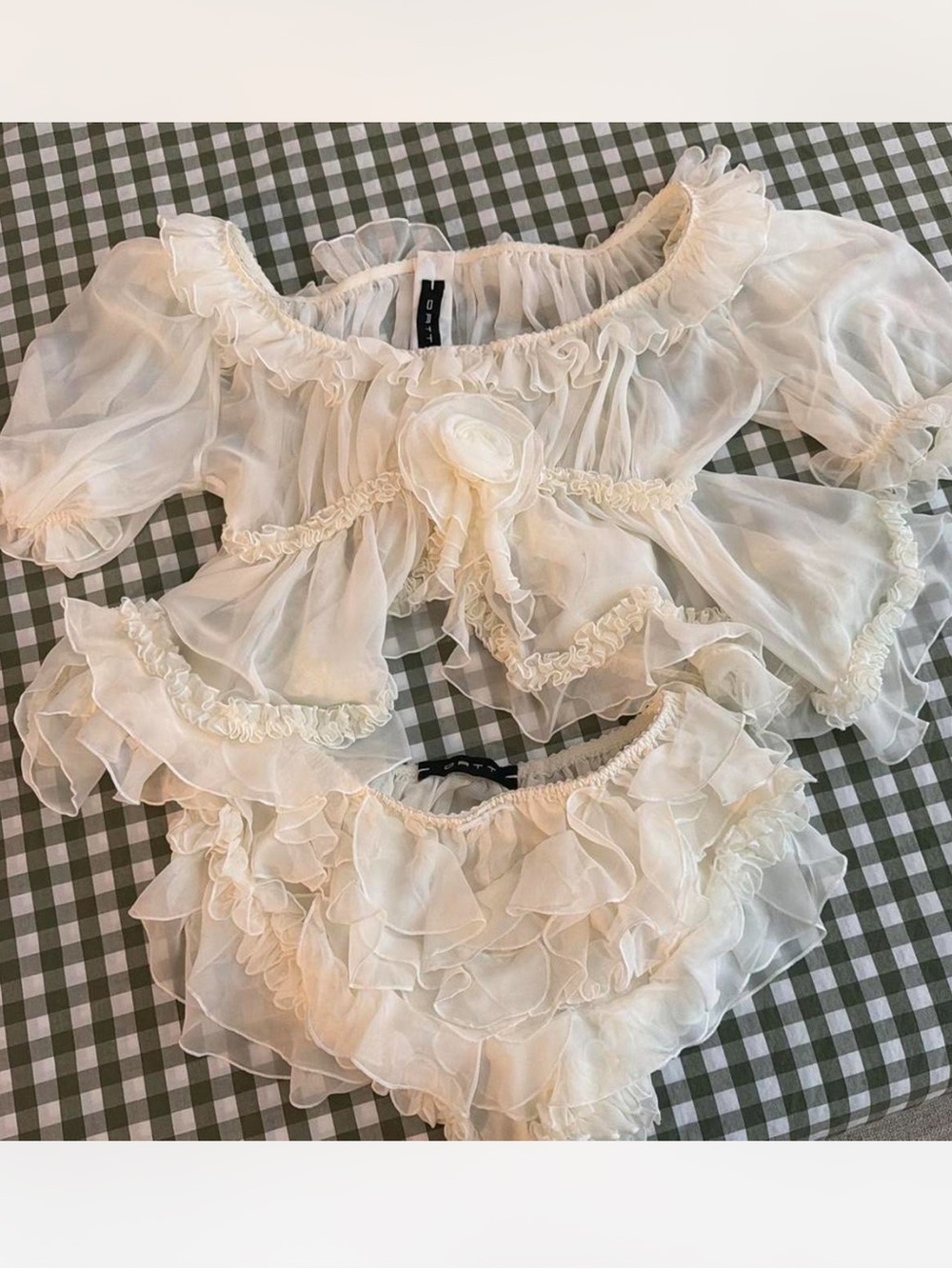 DATT Rosy Ruffle Set - Picture 9 of 9